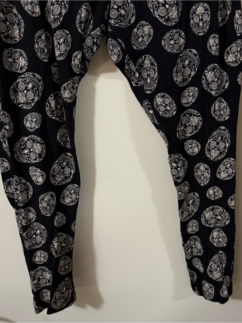 Torrid Womens Skull Leggings Size 4 Goth Black - Picture 6 of 6